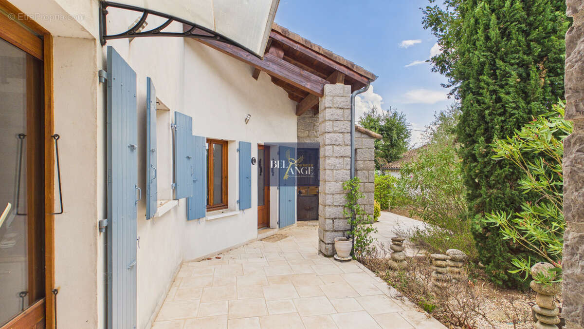LABEAUME   Maison de caractère avec piscine et annexe indépendante - photo 20
