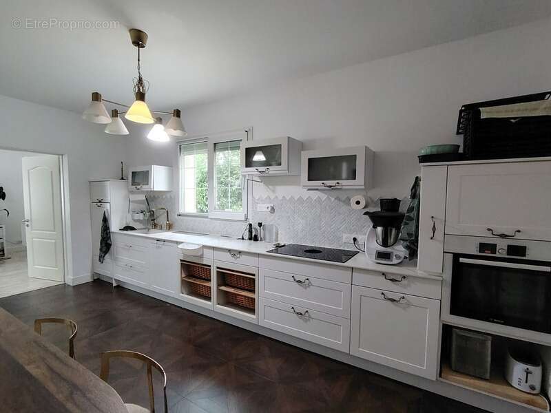 Maison d'architecte de 284 m² avec parc et piscine chauffée - Neuville de Poitou - photo 5