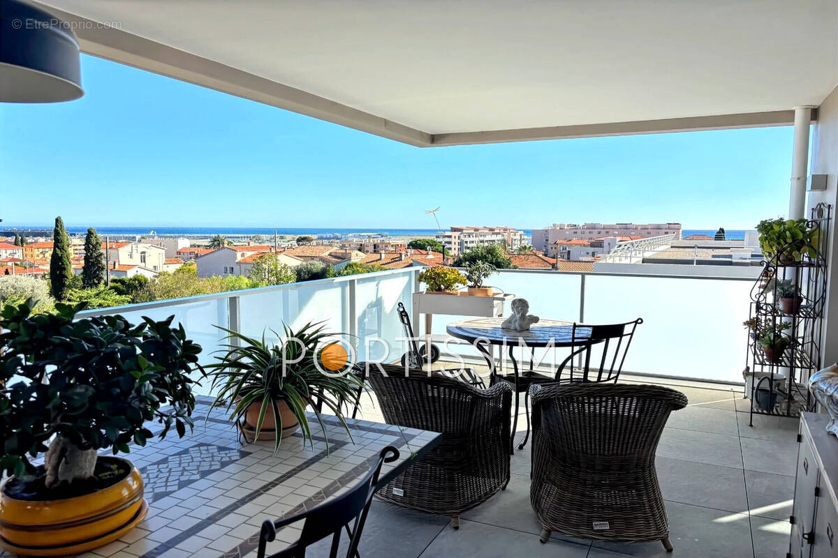 Appartement à SAINT-LAURENT-DU-VAR