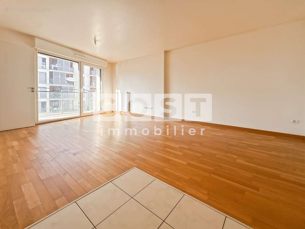 Appartement à COLOMBES