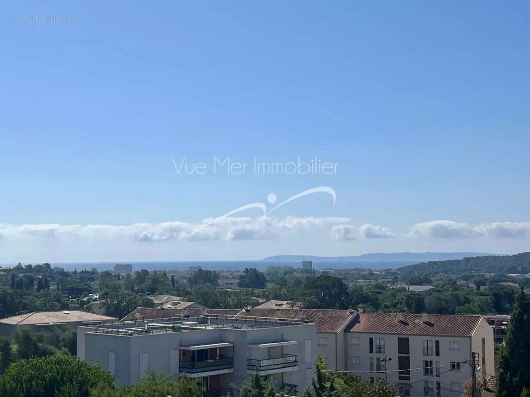 Appartement à BORMES-LES-MIMOSAS