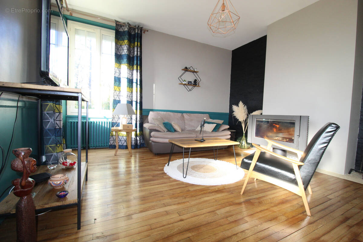 Maison à JOUET-SUR-L'AUBOIS