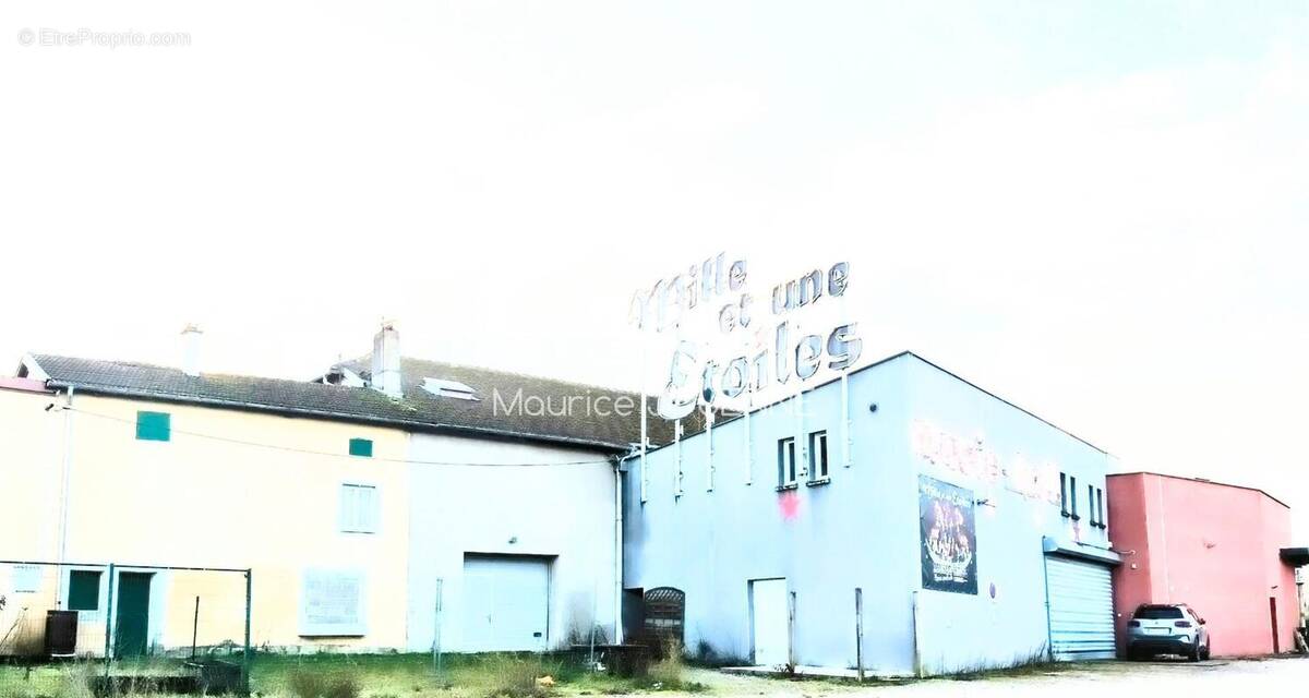 Photo 1 - Commerce à CHARMES