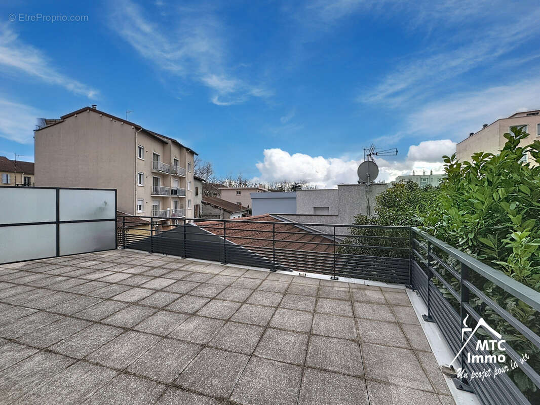 Appartement à VAULX-EN-VELIN