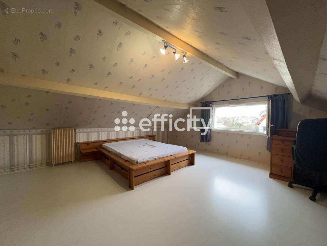 Maison à CHAMPS-SUR-MARNE