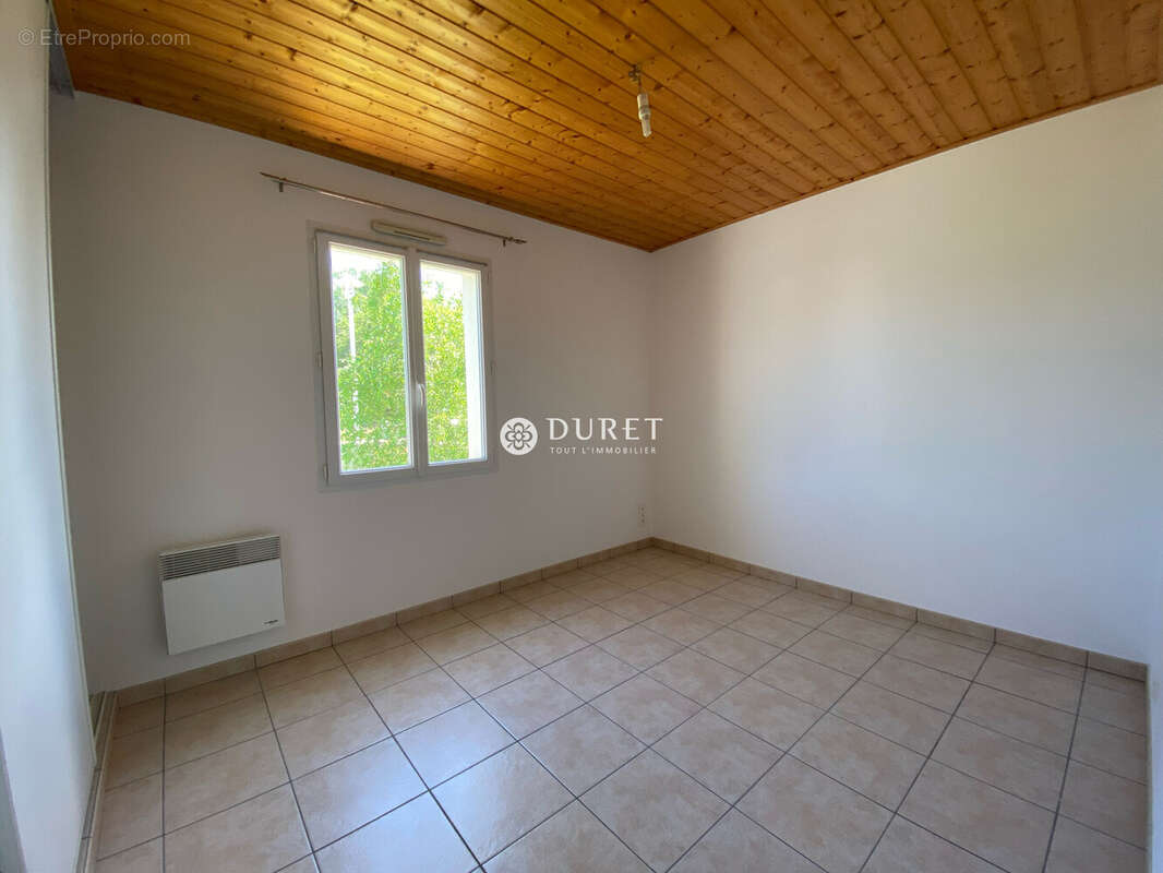 Maison à CHATEAUNEUF