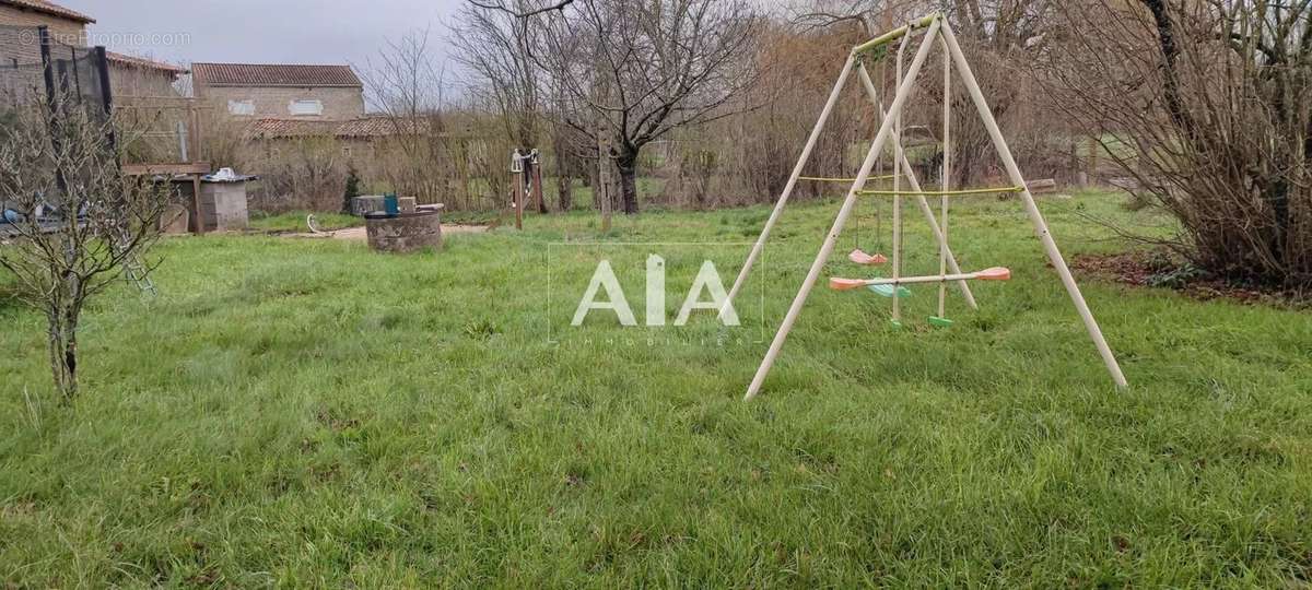 Maison à PAIZAY-NAUDOUIN-EMBOURIE