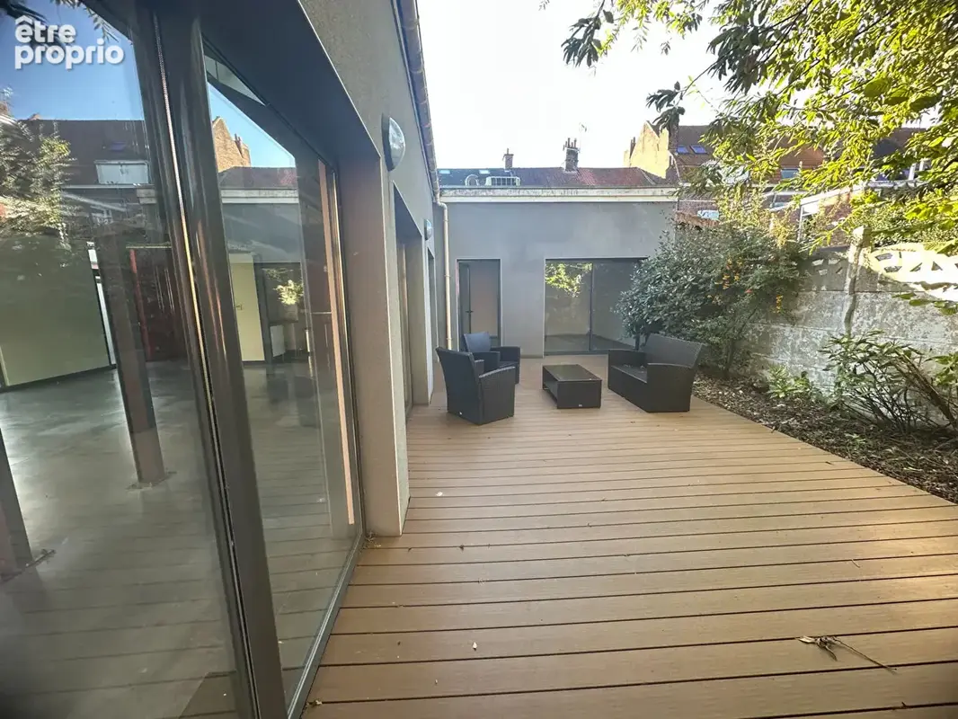 À vendre ! Local professionnel ou commercial de 120 m² avec terrasse, parking et nombreux atouts - photo 8