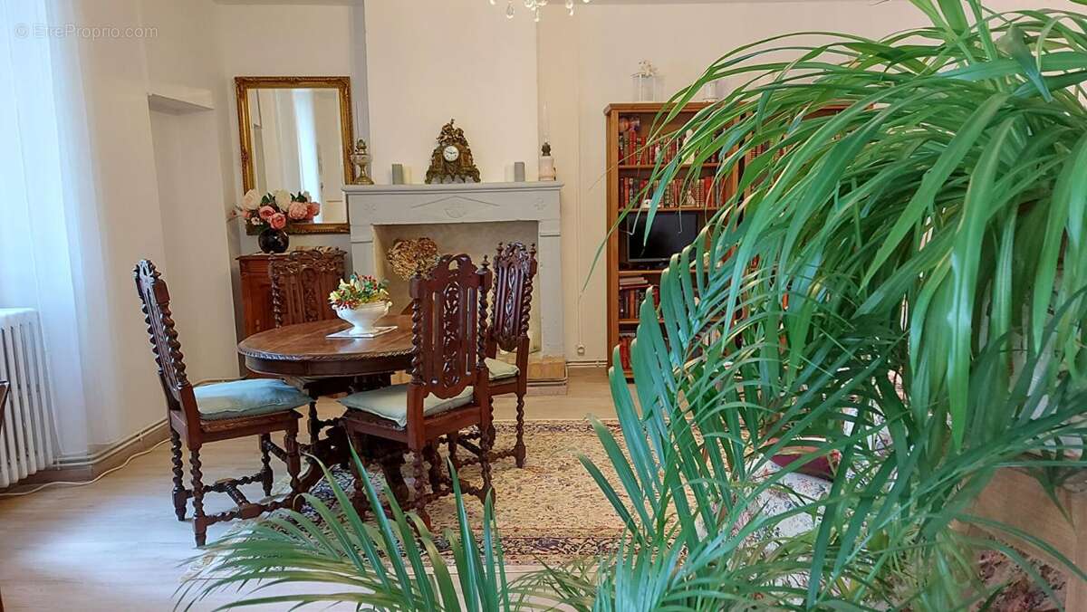 Rare ...Charmante Maison pierre Saint-Estèphe 5 pièce(s) 109 m2 excellent état - photo 4