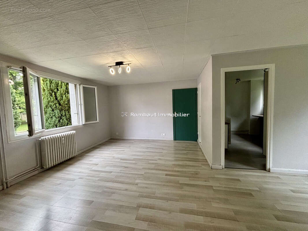 Appartement à LA CELLE-SAINT-CLOUD