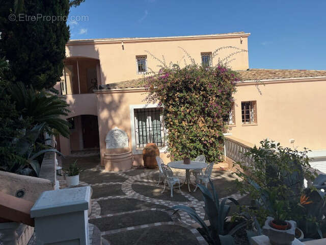 Maison à VALLAURIS
