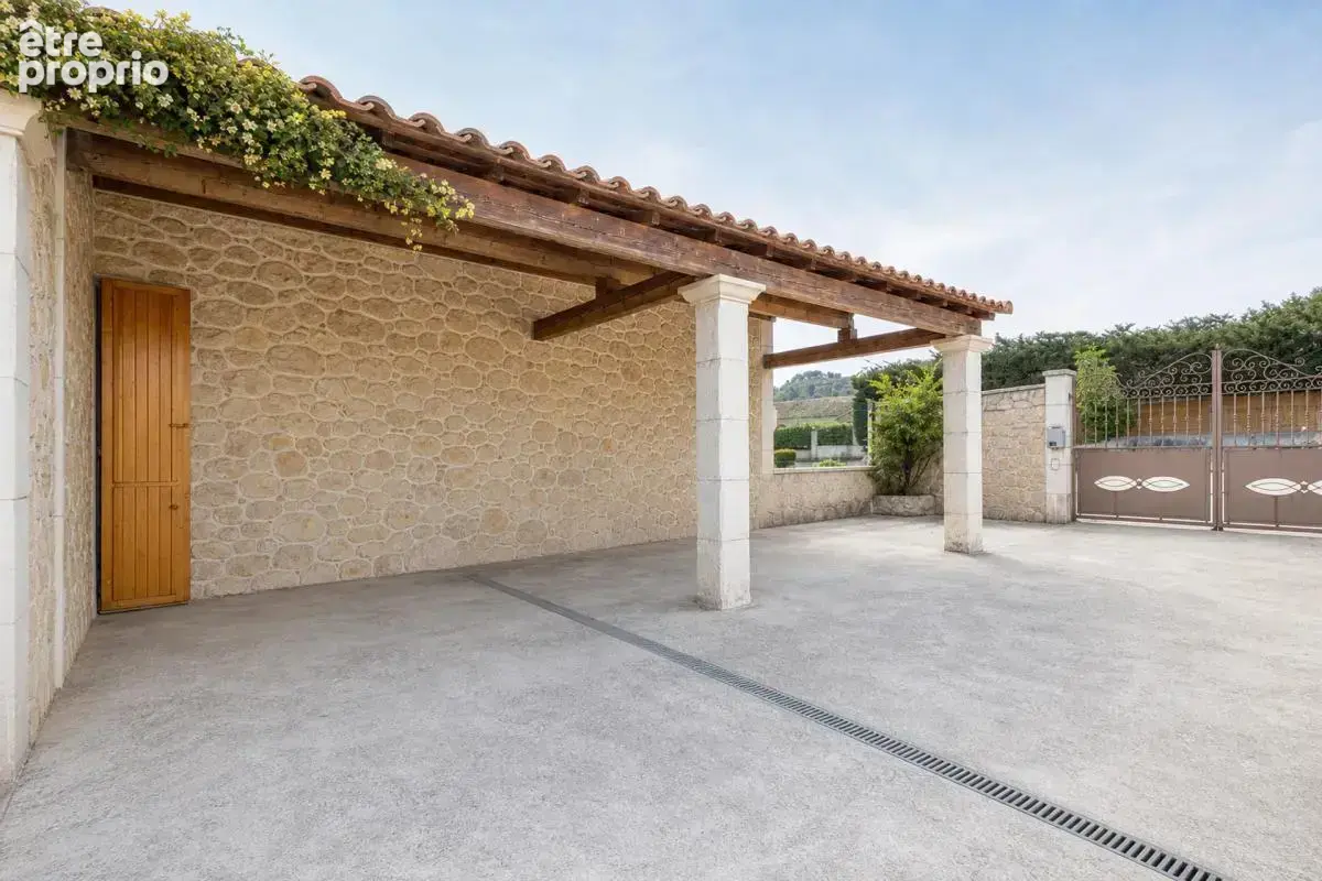Maison 7 pièces de 238 m² à Gignac-la-Nerthe - photo 17