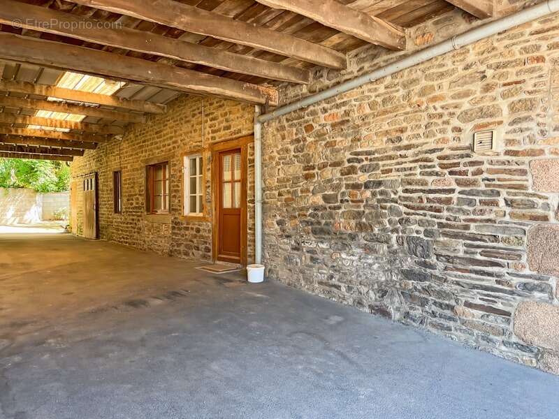  Ensemble immobilier– Commune de Cuves - photo 2