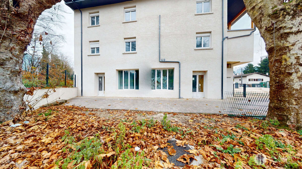 Appartement à SAINT-MARTIN-D'HERES