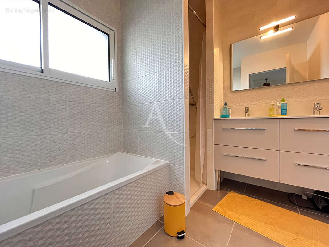 Maison à LA CHAPELLE-SUR-ERDRE