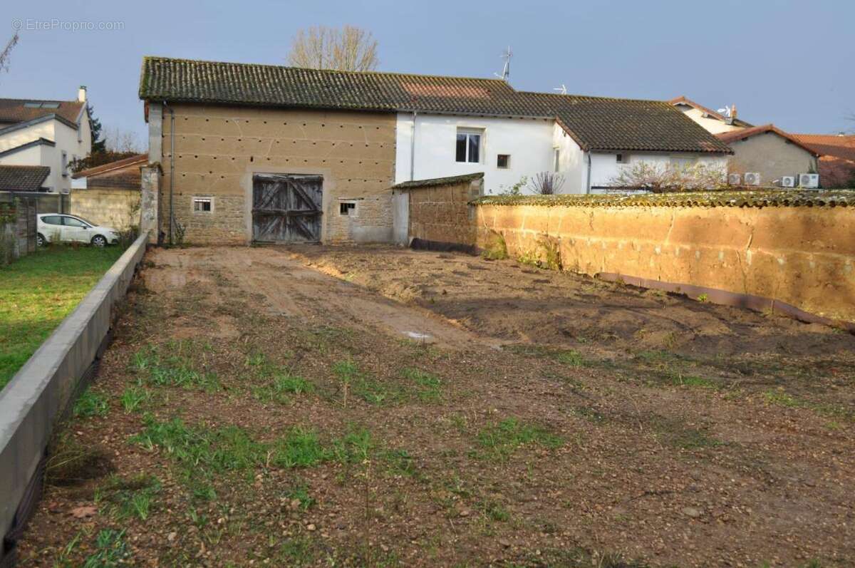 Maison à MONTMERLE-SUR-SAONE