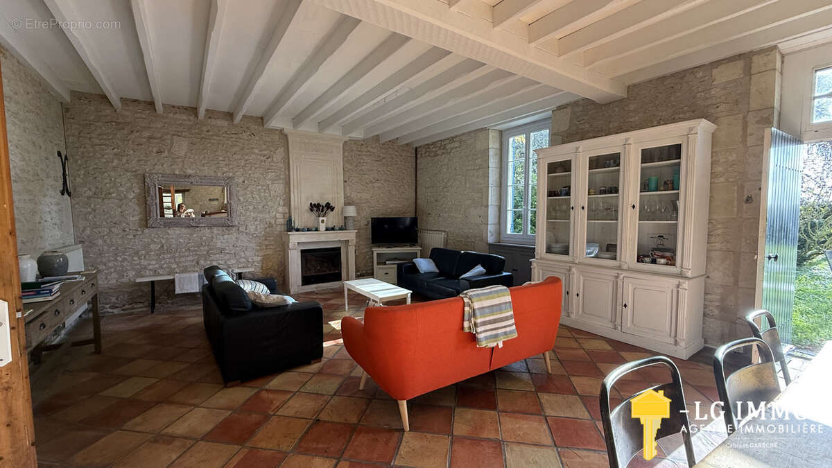 Maison à MORTAGNE-SUR-GIRONDE