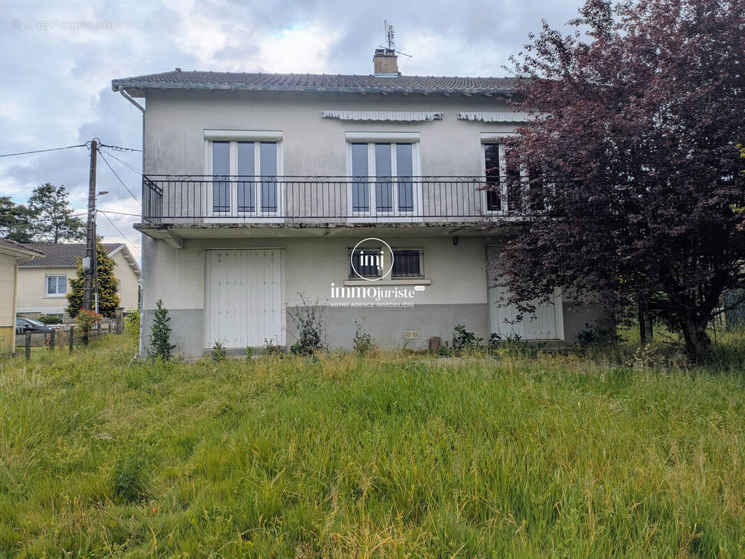 Maison à SAINT-JUNIEN