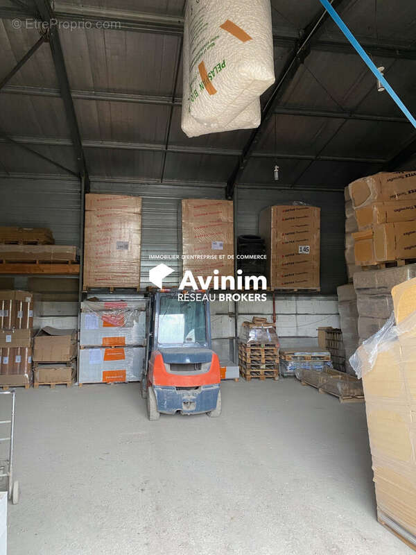 Commerce à SAINT-NAZAIRE-LES-EYMES