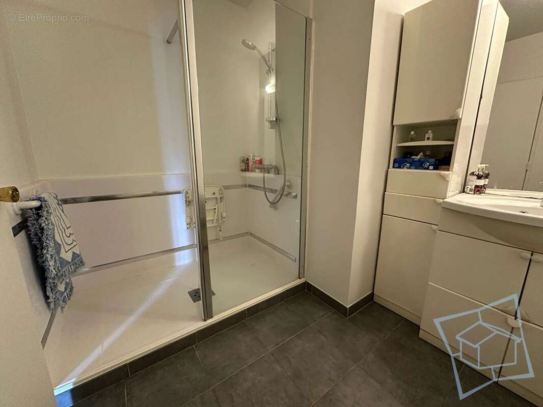 Maison à VOISINS-LE-BRETONNEUX