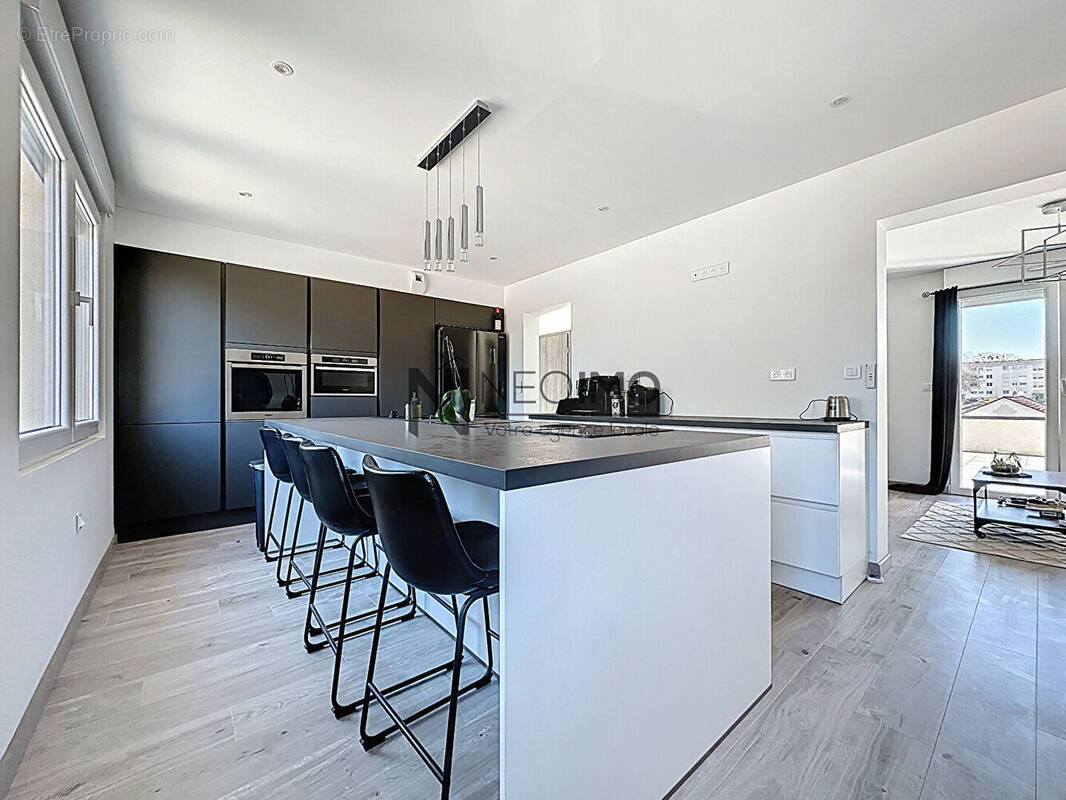 Maison à NEUFCHATEAU