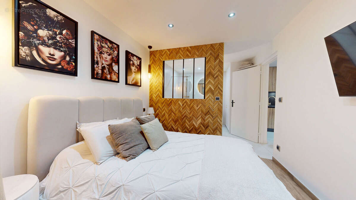 Appartement à SAINT-LAURENT-DU-VAR