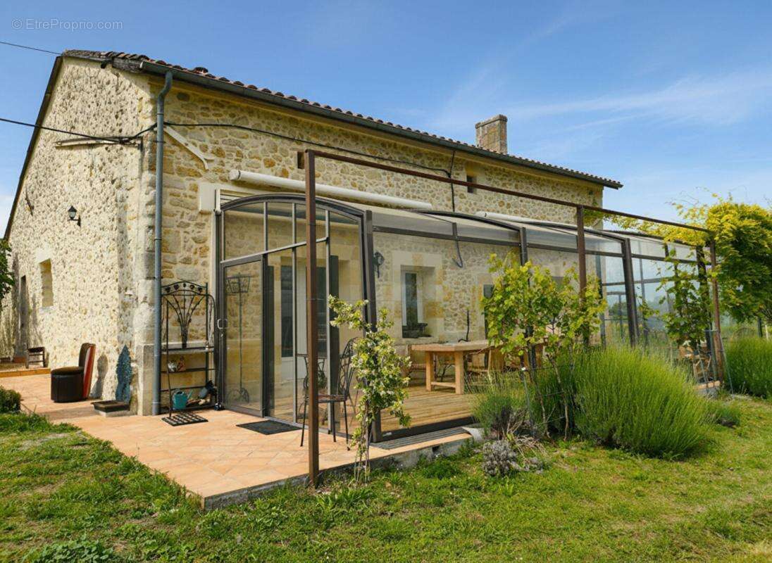 Maison à MONTUSSAN