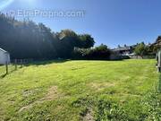 Terrain à LES HOGUES