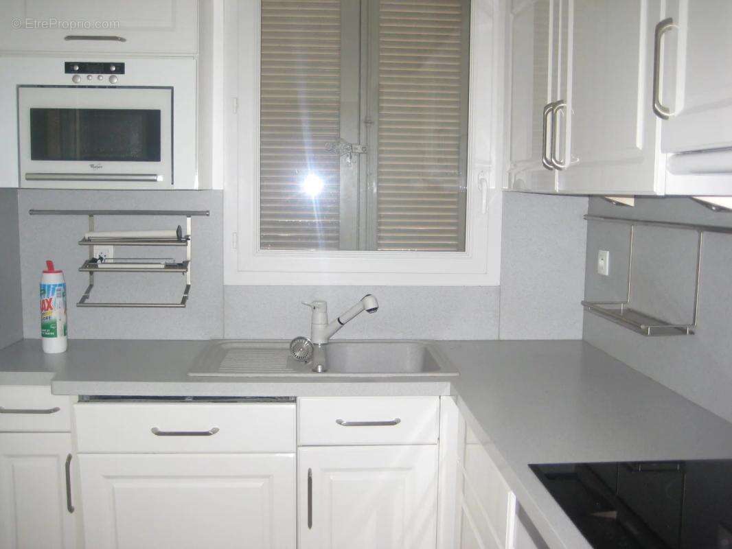 Appartement à SOLLIES-PONT