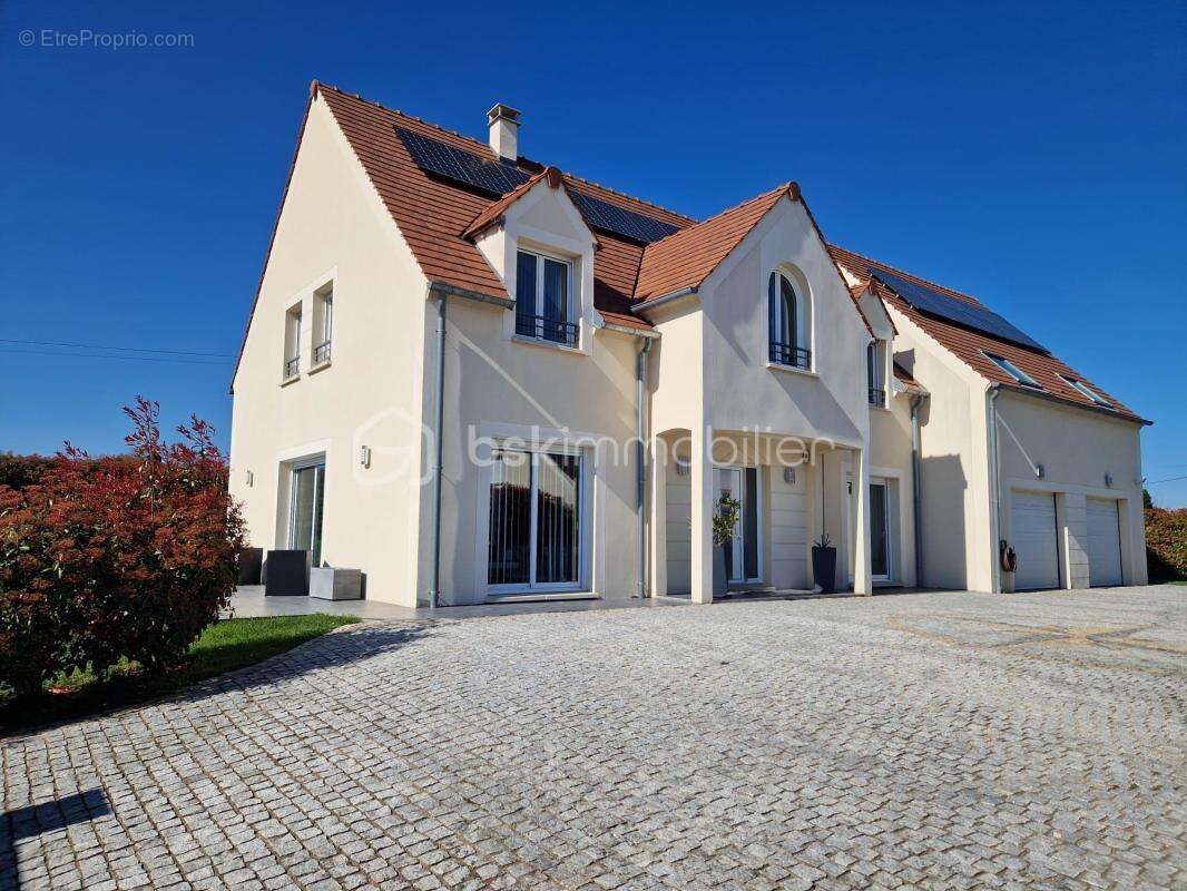 Maison à BUCHELAY