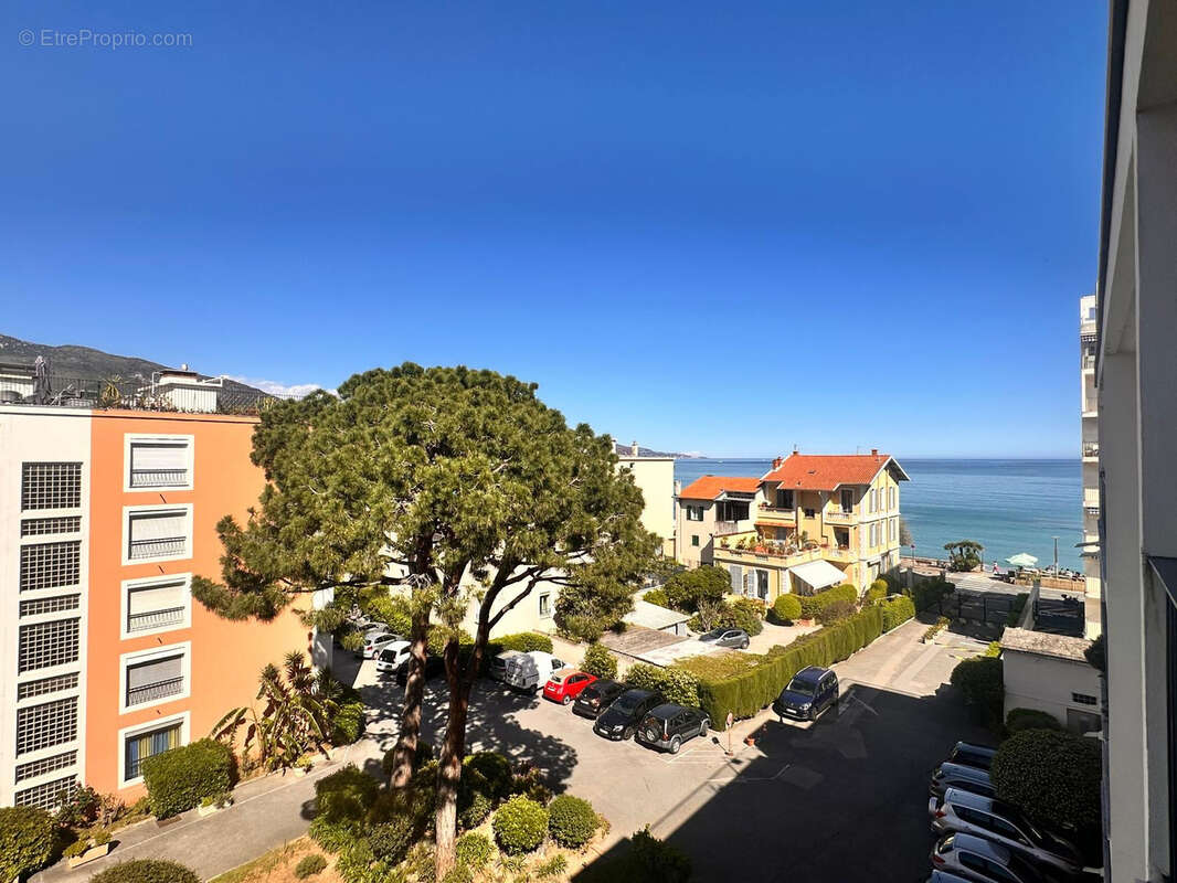 Appartement à ROQUEBRUNE-CAP-MARTIN