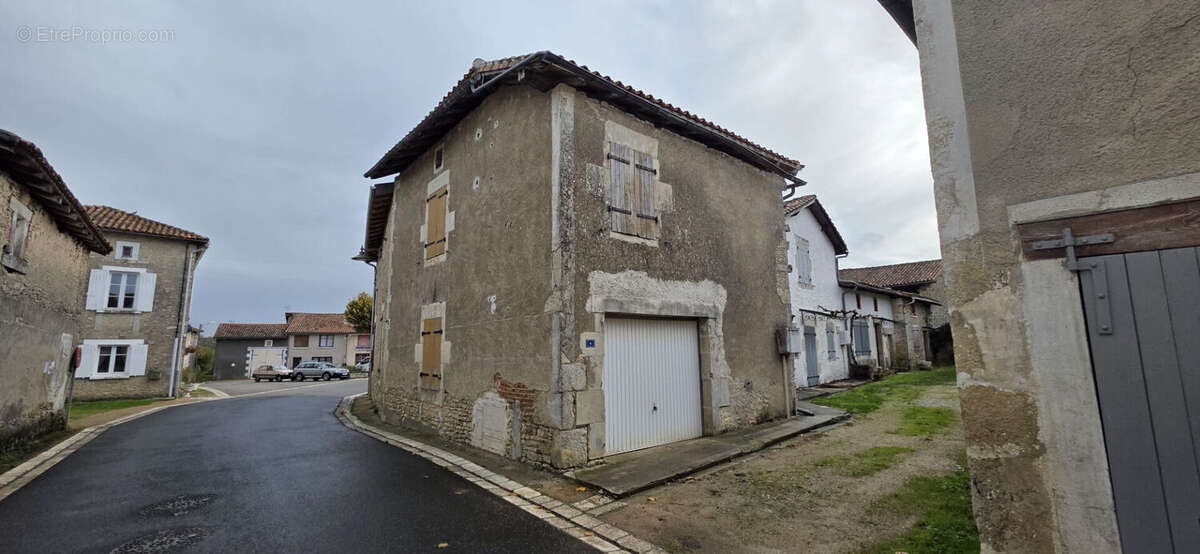 Maison à BENEST