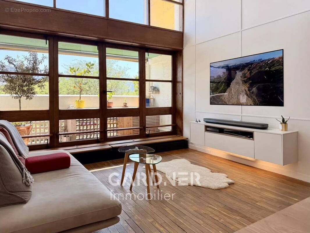 Appartement à MARSEILLE-8E