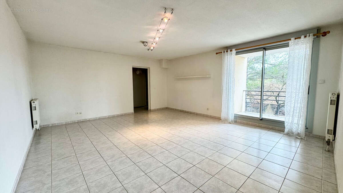 AIX LA DURANNE - Appartement type 4 de 90m² - photo 2