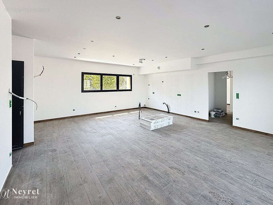 Appartement type t5 102,77m2 parking terrasse - photo 3
