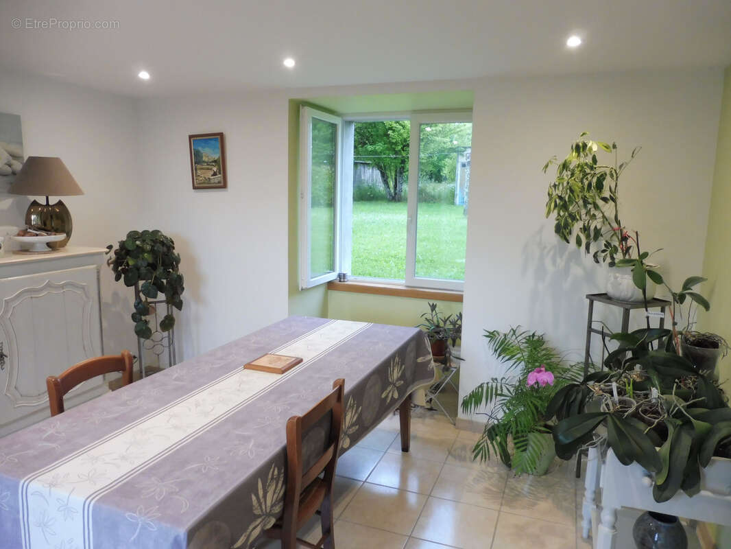 Maison à AUBETERRE-SUR-DRONNE