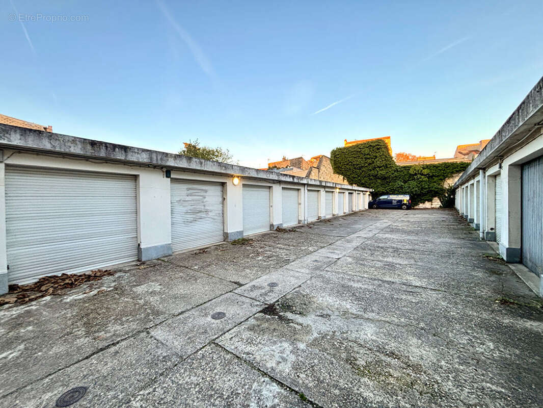 Parking à BORDEAUX