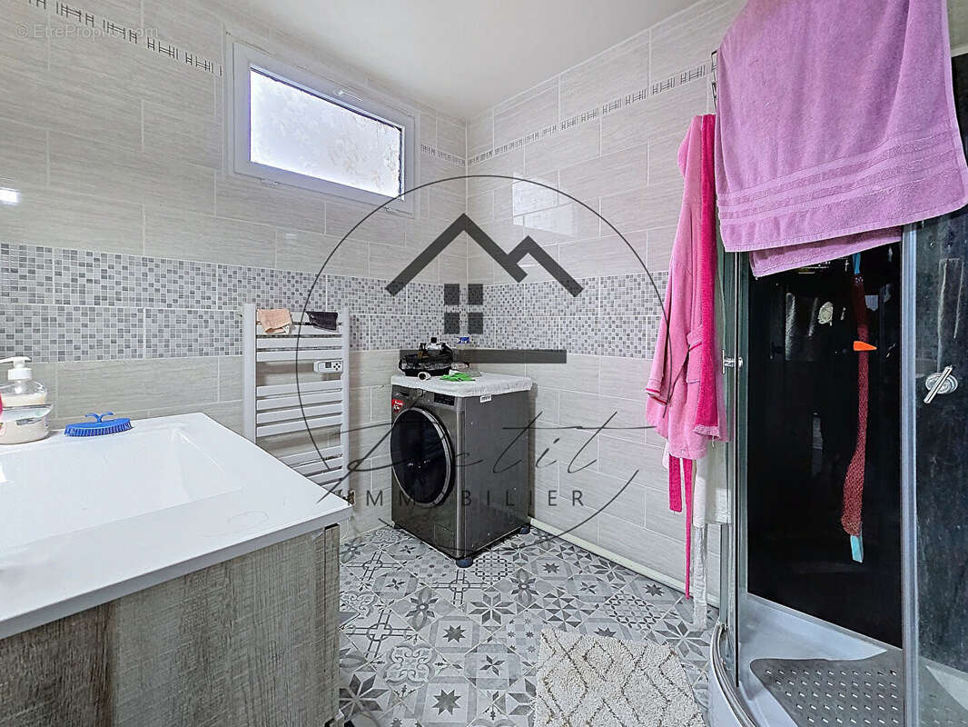 Appartement à MOUY