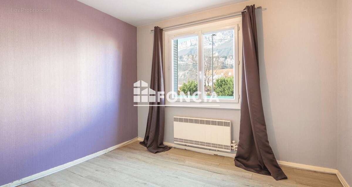 Appartement à LE PONT-DE-CLAIX