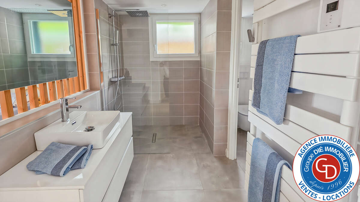 Magnifique villa rénovée avec 5 chambres, piscine et garage - photo 17