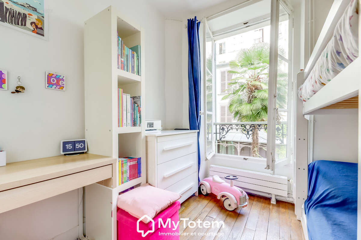 Appartement à PARIS-17E