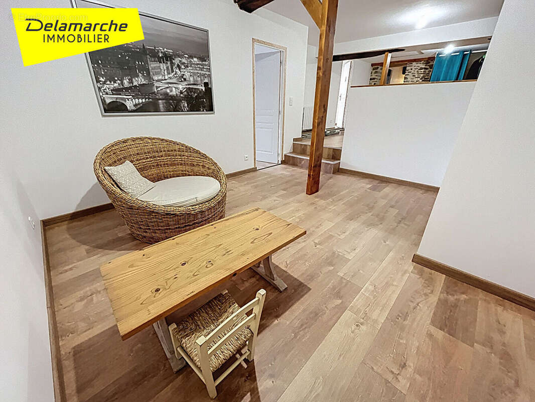 Maison à SAINT-AUBIN-DE-TERREGATTE