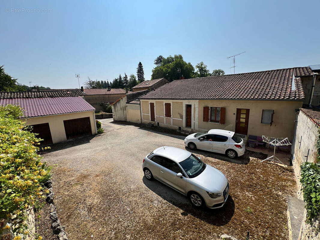Appartement à RUELLE-SUR-TOUVRE