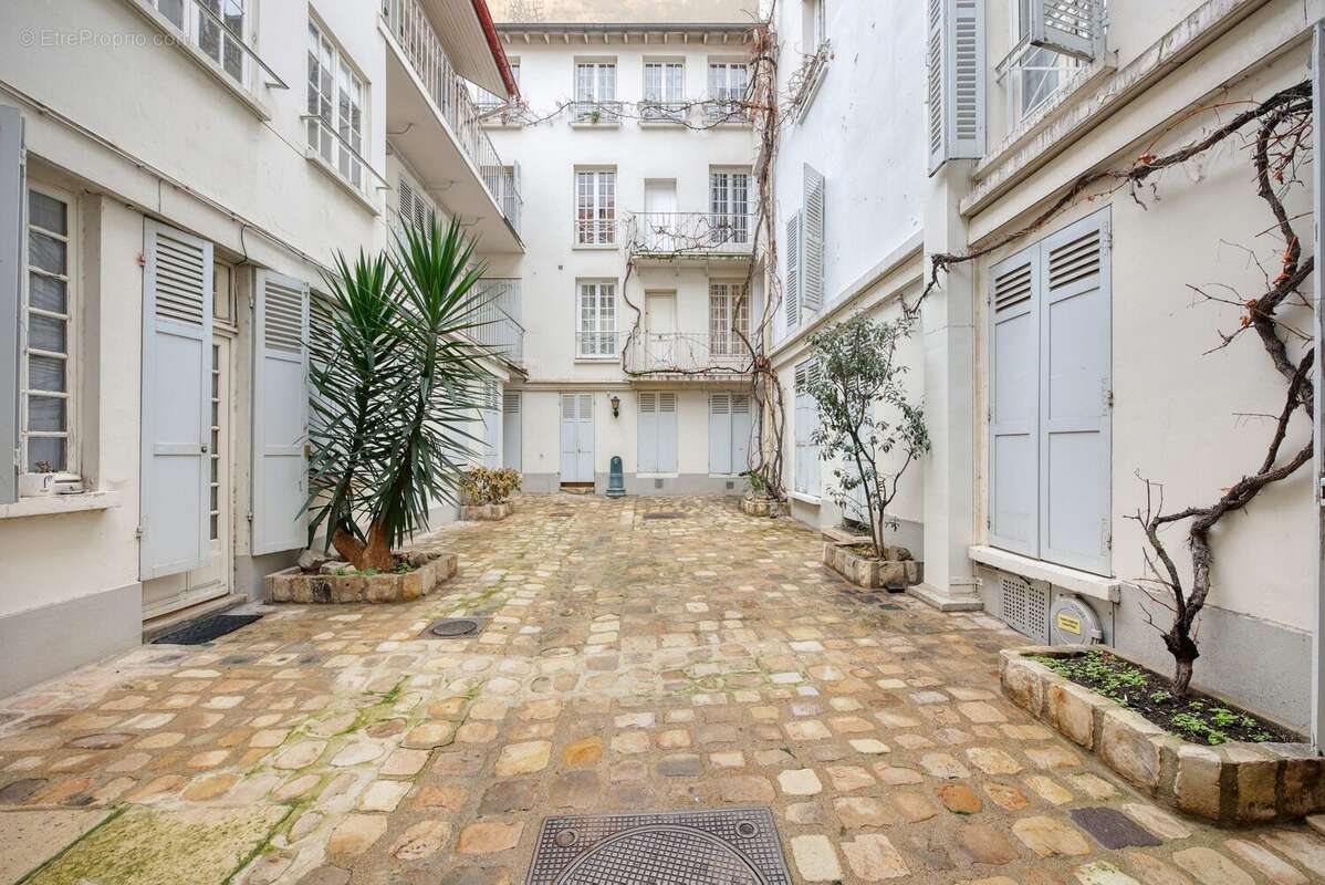 Appartement à PARIS-7E