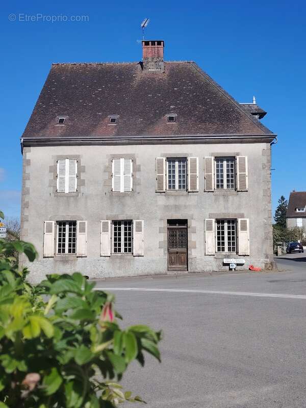 Maison à CHATELUS-MALVALEIX