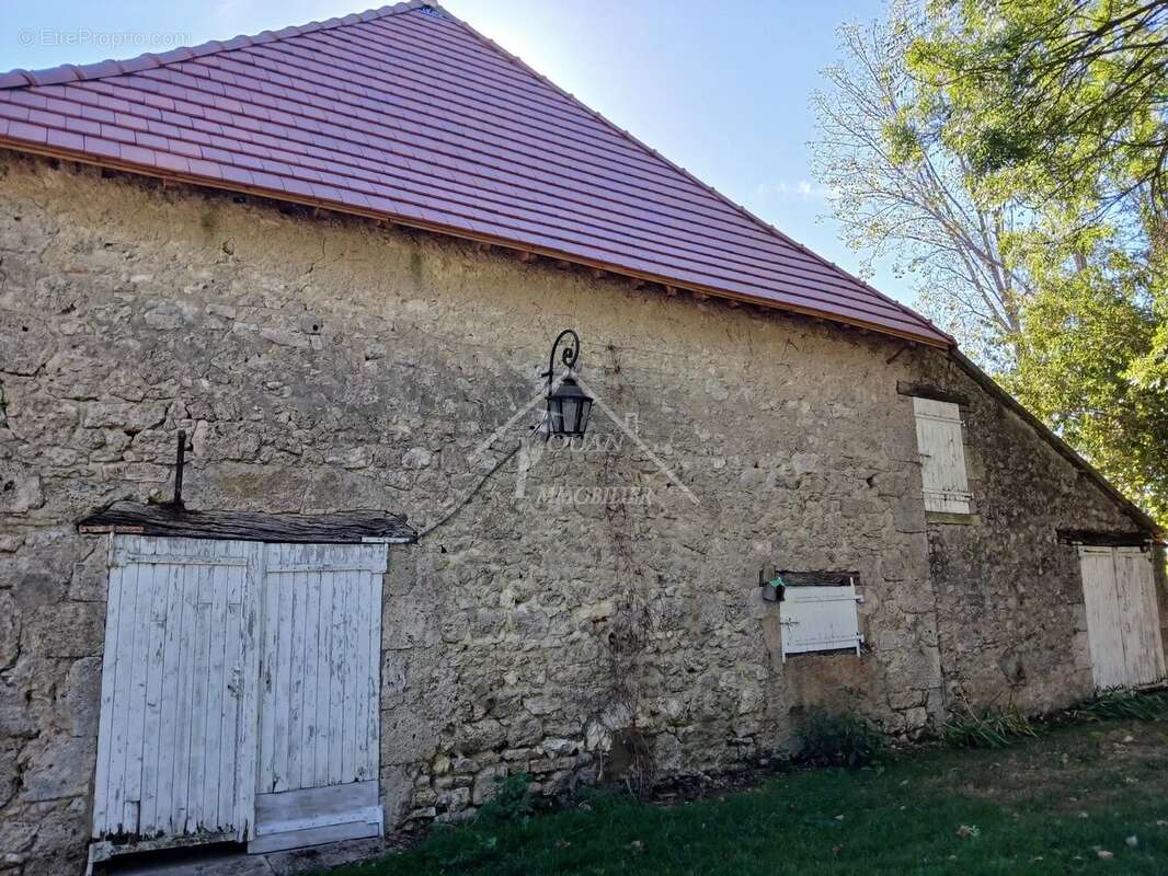 Maison à VARENNES-SUR-ALLIER