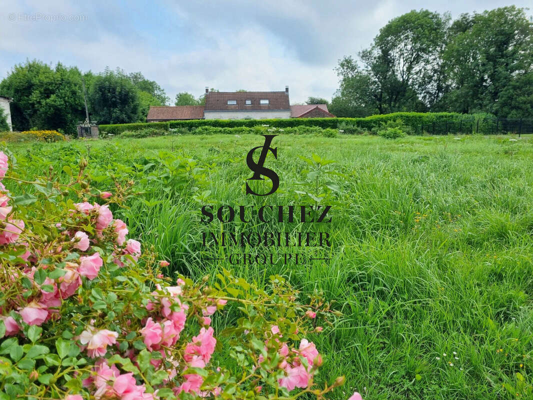 Terrain à GOUY-SERVINS