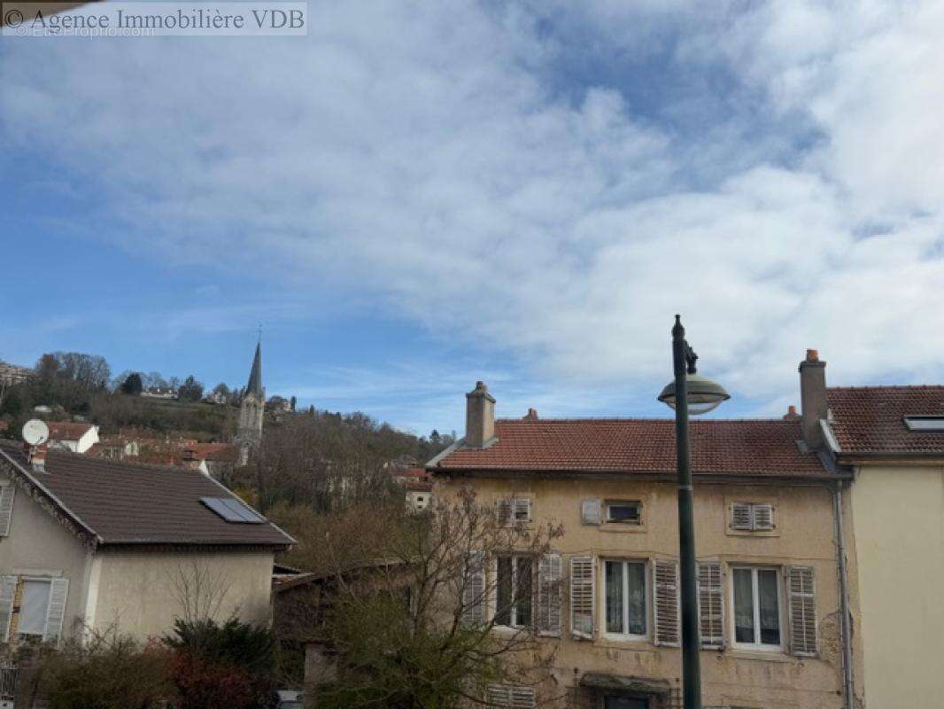 LAXOU Village - Grand F4 de 113 m² avec ascenceur, parking et locataire en place - photo 2