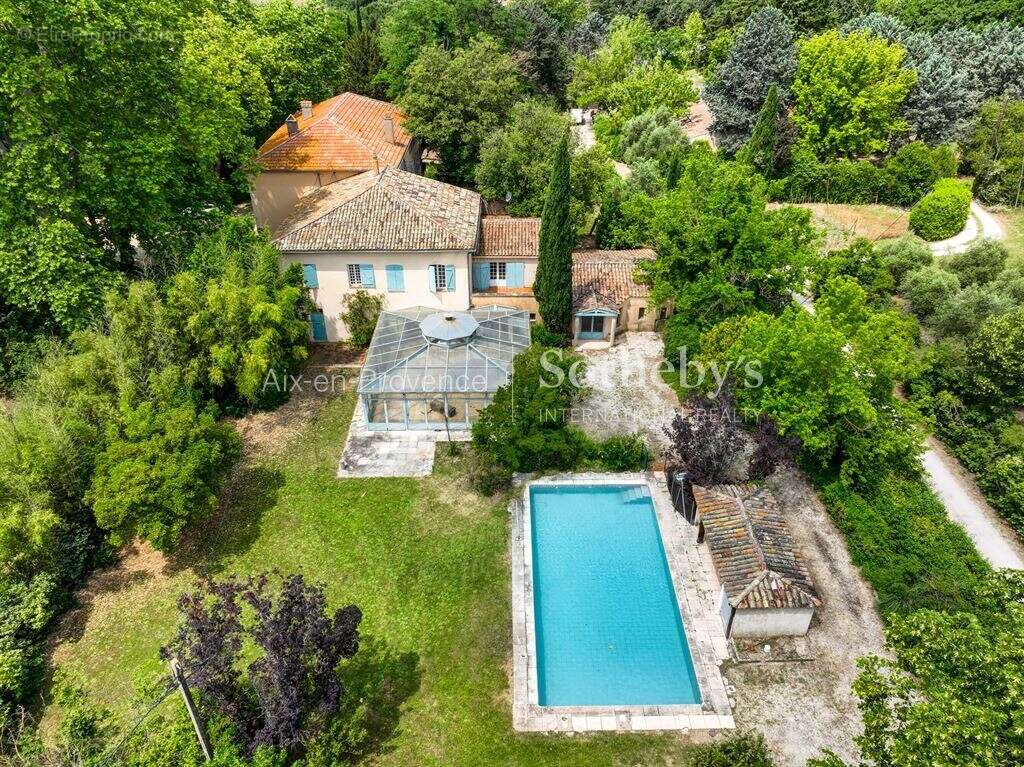 Domaine avec 4 maisons dont une bastide - photo 11