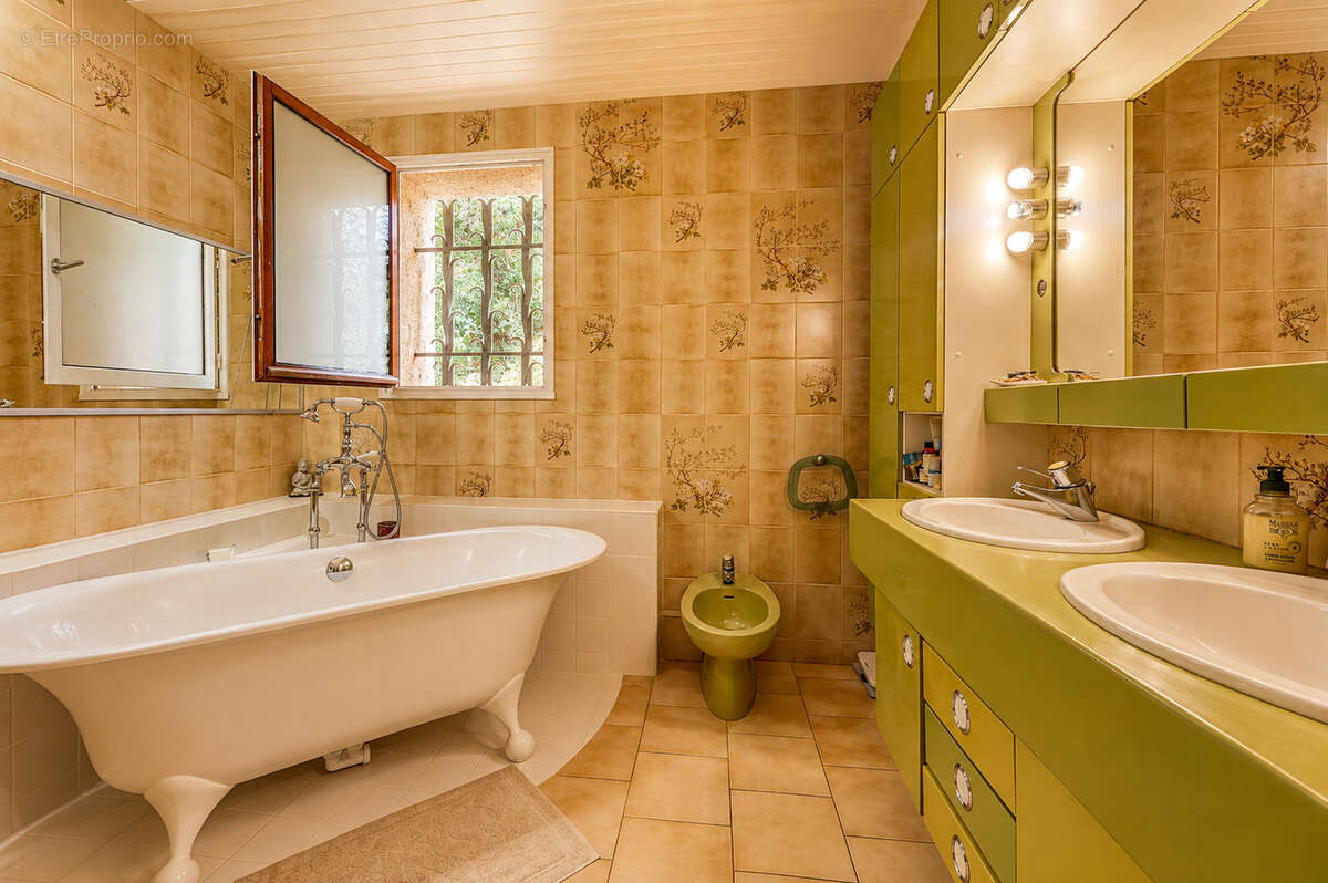 Exclusivité   Villa d'Exception T7 sur 2 000 m2 avec Piscine - photo 16